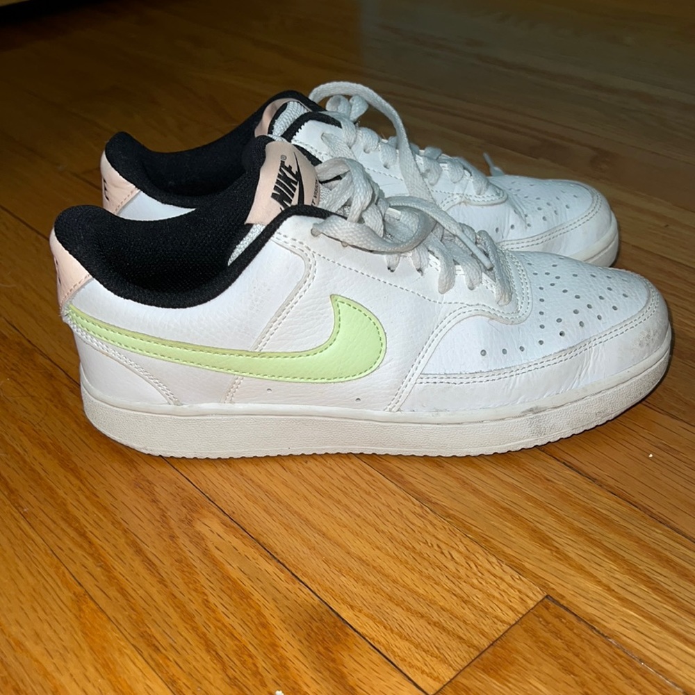 Women’s Nike Court Visions